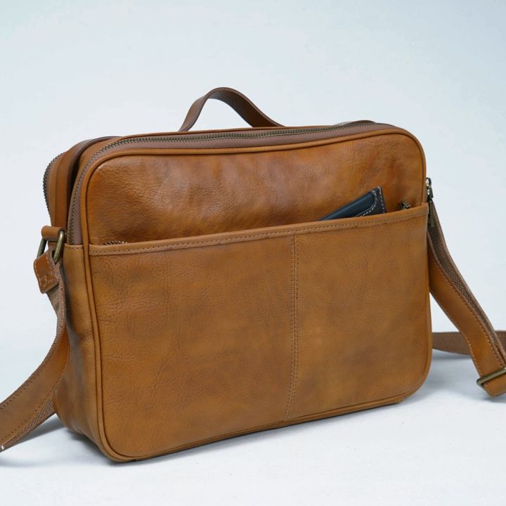 กระเป๋าสะพายข้างหนังแท้-รุ่น-darwin-b-lbr-1139-messenger-bag-รุ่นใหม่ล่าสุด-ราคาพิเศษเพียง-4-290-บาท-เท่านั้น