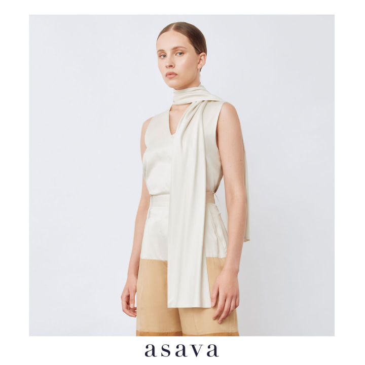 asava-aw22-josephine-blouse-เสื้อผู้หญิง-แขนกุด-คอผูก
