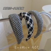 [COD] Korean version of the simple woolen plaid high skull top wide-brimmed headband sponge hair hole wash face fragrance accessories wholesale