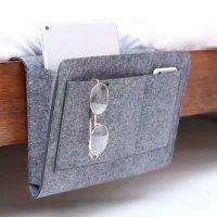 1pcs Felt Bedside Storage Bag Pouch Bed Desk Bag Sofa TV Remote Control Hanging Caddy Couch Storage Organizer Bed Holder Pockets