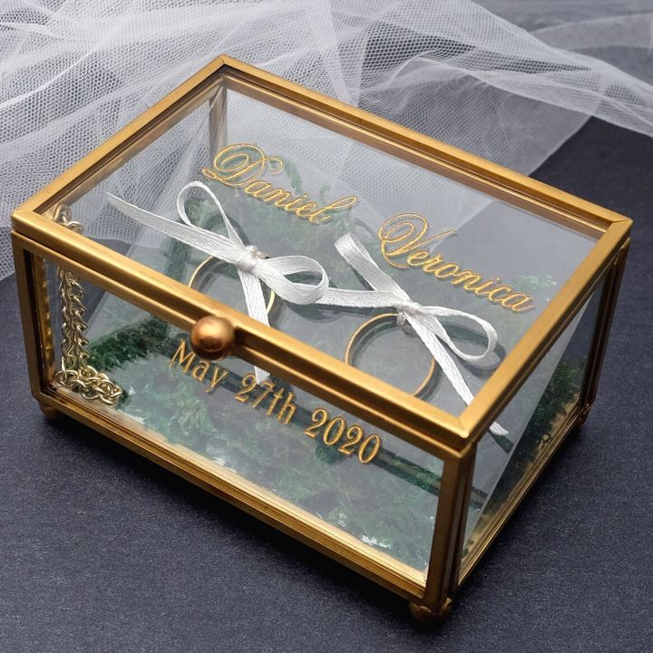 กล่องแหวนแต่งงานปรับแต่งได้ตามต้องการกล่องจัดระเบียบอัญมณีชื่อและวันที่สำหรับการหมั้นแต่งงาน