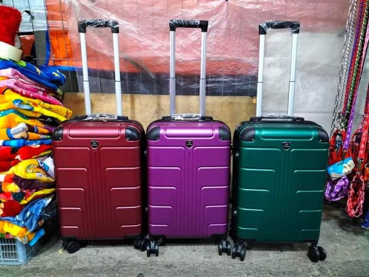 Carrying over 15 kg luggage gets expensive as IndiGo, SpiceJet, GoAir hike  excess baggage charges | Zee Business