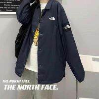 THE NORTH FACE 2022แจ็คเก็ตกันลมมีกระเป๋าหลายใบปักลายใหม่สำหรับฤดูใบไม้ผลิและฤดูใบไม้ร่วงชุดยูนิฟอร์มปลอกแขนเสื้อแจ็คเก็ตกันลมสำหรับผู้ชายและผู้หญิง UNIQLO