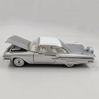 JADA โมเดลรถ1/24 1960 IMPALA LOWRIDER SERIES ถนนต่ำแฟนๆของสะสมของเล่นโมเดลรถ