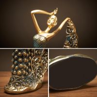 Home Decoration Accessories For Living Room Resin Figurines Decoration Figures Funiture Salon Sculpture Decorative Statue Gift