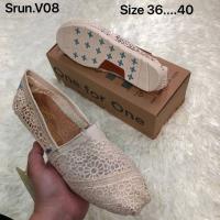 ?SALE?รองเท้าTOMS?ฟรีกล่อง?รองเท้าแฟชั่น รองเท้าผู้หญิงsize36-40 รับประกันสวย100%