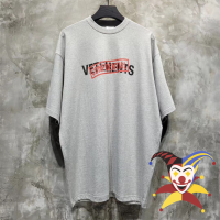 Vetements CONFIDENTIAL Red Secret Seal เสื้อยืด1:1สำหรับผู้ชายและผู้หญิงเสื้อยืดโอเวอร์ไซส์คุณภาพสูง