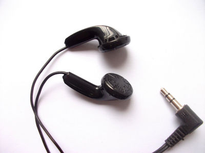 Linhuipad Free shipping cheap earphones black In-Ear Stereo earphone , 3.5mm plug 3pcslot