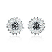 LUCKY DOLL Creative Ladder Zircon Earrings ในยุโรปและอเมริกา Luxury Flash Simulation Diamond Earrings