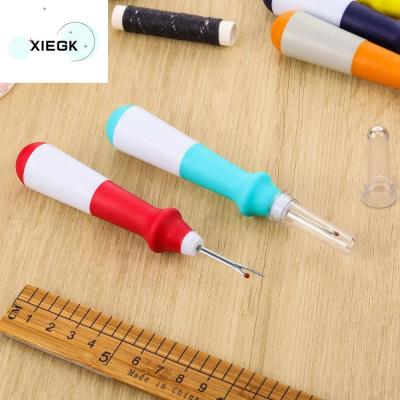 XIEGK เย็บปักถักร้อย ที่จับนิรภัย สีสันสดใส ตามหลักสรีรศาสตร์ ถอดด้าย ฉีกตะเข็บ Stitch Unpicker เครื่องมือเย็บผ้า