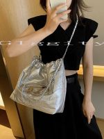 ™✳□ D letter pleated bag genderless large capacity high-end sense wandering jingle bag niche fashion trend one shoulder solid color