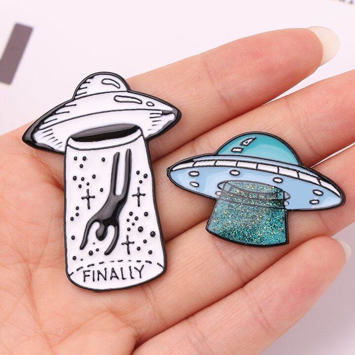 dt-hot-brooch-metal-enamel-alien-spaceship-adventurer-astronaut-badge-pin-clothing-pins-jewelry-accessories-gifts