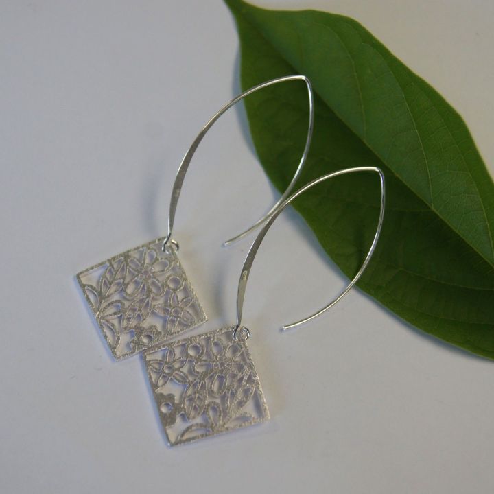 earrings-hanging-square-sterling-silver-beautiful-gift-สีเหลียมจตุรัสห้อยสวยงาม-ห้อยตำหูเงินสเตอรลิงซิลเวอรใช้สวยของฝากที่มีคุณค่า-ฺชาวต่างชาติชอบมาก