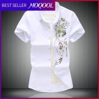 MOQOOL เสื้อเสื้อแขนสั้นสำหรับหน้าร้อนใหม่สำหรับผู้ชายแบบเกาหลีลำลองเข้ารูปและไม่รีดพิมพ์ครึ่งแขนบางเสื้อทันสมัยหล่อ