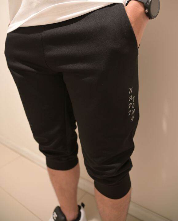 napiyong-arashi-jogger-pants-in-black-unisex-design-กางเกงจ๊อกเกอร์ใส่ออกกำลังกาย-ใส่เที่ยวในตัวเดียว-กางเกงวอร์ม