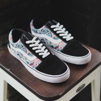 Motif Vans Shoes Suitable For Hang Out On Cafee College -VARIAN LOGO