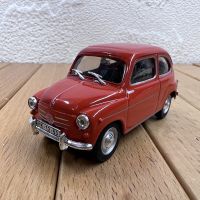 โมเดล1:43 ZASTAVA 750รถของเล่นโลหะแบบคงที่แนวหุ่นอัลลอยคลาสสิกของขวัญสำหรับเด็กผู้ชายที่มีข้อบกพร่องทั้งหมด