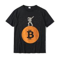 Bitcoin To The Moon Astronaut Funny Crypto BTC T-Shirt Comfortable Top T-Shirts Newest Cotton Men Tops Shirts Simple Style