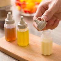4PCS/Set Transparent Spices Bottle with Lid Portable Mini Sauce Seasoning Box Dispenser Salt Spice Jar Sauce Squeeze Bottle
