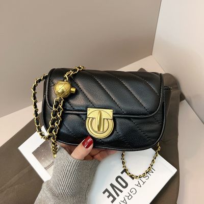 [COD] 2023 new texture and womens bag about posture popular rhombus simple chain square one-shoulder Messenger