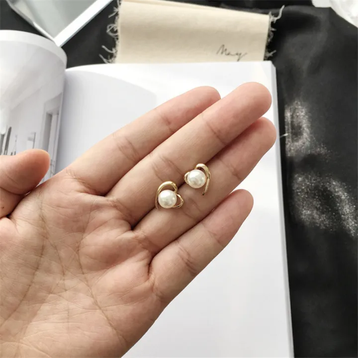 trendy-small-accessories-chic-love-earrings-minimalist-stud-earrings-elegant-pearl-earrings-stylish-womens-earrings