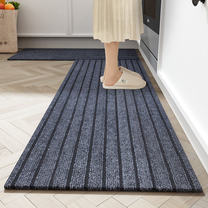 Cho dù bạn là ai, một chiếc thảm chùi chân chống trượt sẽ giúp bạn giữ sạch và an toàn trên sàn nhà. Hãy chọn mẫu thảm yêu thích của bạn để trang trí ngôi nhà của bạn ngay hôm nay!