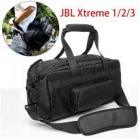 XJ Mall กระเป๋าพกพาสำหรับ JBL Xtreme 1/2/3,กระเป๋าใส่ลำโพงอเนกประสงค์ปรับได้ซิปคู่เสียงกระเป๋าแนวทแยงปกป้องกระเป๋าเก็บของกันน้ำพร้อมสายรัดไหล่และสายคล้องมือ