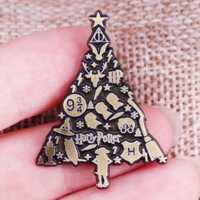 HxxxP Enamel Pin Retro Christmas Tree Brooch Badge Backpack Decoration Jewelry