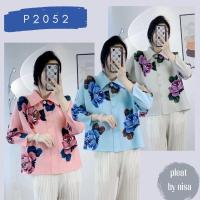 Pleatbynisa P2052 เสื้ออัดพลีท คอปก แขนยาวกระดุมผ่าหน้า แต่งลายดอก สวยหวาน เนื้อผ้าคุณภาพ polyester100%