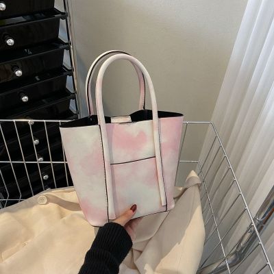 [COD] womens large-capacity bags 2022 autumn new trendy fashion tie-dye texture single-shoulder bucket bag