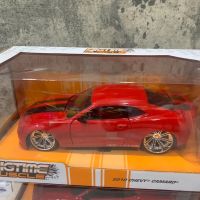 Jada 1:24 2010 Chevrolet Camaro จำลองสูงรถ Diecast รถของเล่นหุ่นอัลลอยโลหะสำหรับเก็บของขวัญสำหรับเด็ก