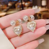 Fashion earrings CD ต่างหูเงินแท้925 ต่างหูมุก เวอร์ชั่นเกาหลีแฟชั่น Style รูปแบบใหม่ (สินค้าพร้อมจัดส่ง)