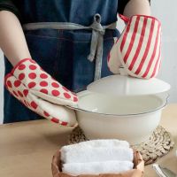 Kitchen Anti-scald Heat-insulating Microwave Gloves High Temperature Resistant Baking Oven Mitts Cotton Kitchen Accessories