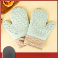 Insulation Gloves Anti-scalding Oven Mitts  Baking High Temperature Resistant Thick Household Microwave Oven Gloves Potholders  Mitts   Cozies