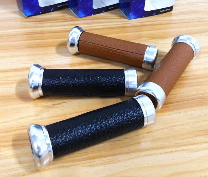 1pair-vintage-motorcycle-handle-grips-universal-aluminum-leather-22mm-scooter-handlebar-for-motorcycle-handledar