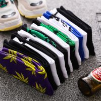 READY STOCK Mens socks trendy maple leaf socks cotton hip-hop street stockings sports basketball socks