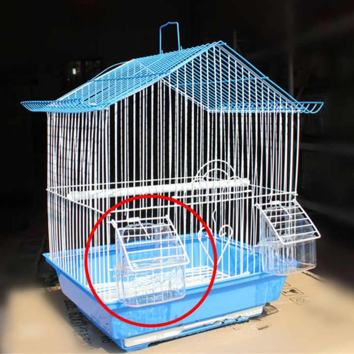 parakeet-food-dispenser-no-mess-parrot-plastic-feeder-with-perch-feeding-for-conure-cockatiel-ติดตั้งออกจากกรง