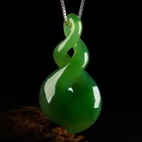 Xinjiang Hotan jade pendant womens natural spinach green Jasper Pendant Jasper turn the world jade necklace 7WER