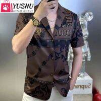 Yushu เสื้อเชิ้ตแขนสั้นผู้ชาย,เสื้อเชิ้ตแขนสั้นปักตราเป็นทางการสุดหรูอ่อนเทรนด์แฟชั่นของผู้ชายคุณภาพสูงฤดูร้อน Kemeja Lengan Pendek ประดับเพชรสุดฮอต