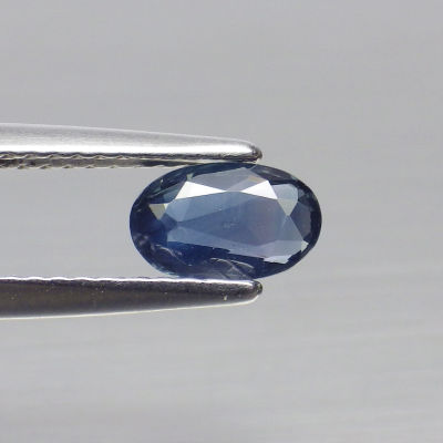 พลอย ไพลิน แซฟไฟร์ แท้ ธรรมชาติ ( Natural Blue Sapphire ) หนัก 0.77 กะรัต