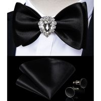 Fashion Self tie Bowtie Pocket Square Cufflinks Ring 4 pcs Set Classic Black Solid Silk Men 39;s Bow Tie Butterfly Knot for Wedding