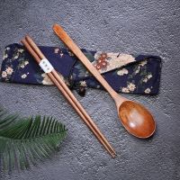 ETXJapanese Wooden Tableware Set Portable Chopsticks Spoon Cutlery Set Travel Dinnerware Suit 1 Pairs Chopstick +1 Spoons