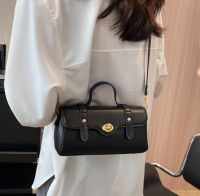 กระเป๋าสะพายข้างผู้หญิง รุ่น Elle Bag กระเป๋าแฟชั่นผู้หญิง สไตล์วินเทจ