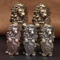 Suellen Jewels】ที่ยึด Lion King รูปโล่นกฮูกมีดทองเหลืองประดับลูกปัด EDC กลางแจ้งแบบทำมือเชือกสายข้อมือถักอุปกรณ์เครื่องมือแบบแขวน