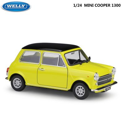 High Simulation WELLY Model Car 1:24 Diecast Car Toys MINI COOPER 1300 Classic Car Alloy Metal Toy Car For Kids Gift Collection