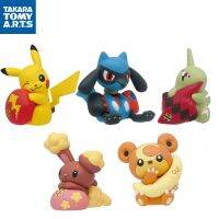 TAKARA TOMY ตุ๊กตากาชาโปนโปเกมอนแท้ตุ๊กตาขยับแขนขาได้ของเล่นอะนิเมะ Pikachu Riolu Larvteddiursa Buneary