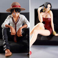 ภาพถ่ายวันพีซ x Stylist Luffy Empress นั่งโซฟา pvc รูปโมเดลอะนิเมะตกแต่ง