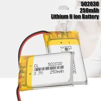 3.7V Lipo เซลล์ 502030 250mah ลิเธียมโพลิเมอร์แบบชาร์จไฟได้ แบตเตอรี่ สำหรับ MP3 GPS ชุดหูฟังบลูทูธ DVD PDA หลอดไฟ LED Camera