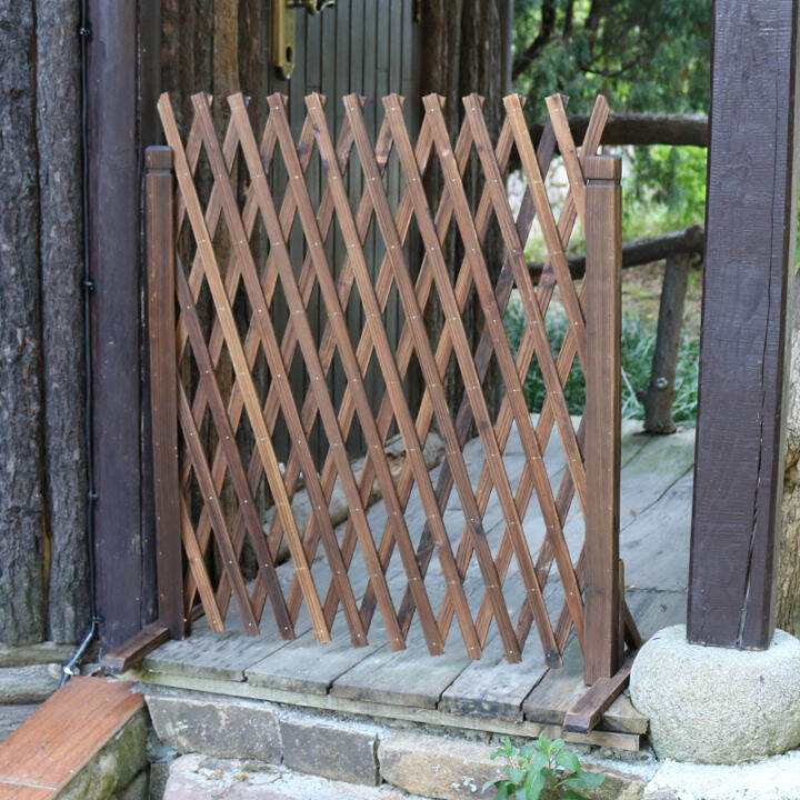 Instant fence outlet