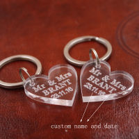 10 Piece Clear Personalized Laser Engraved Keychain Love Heart Wedding tags Mr Mrs Favors and Gifts Customized Size 3 Cm * 3 Cm